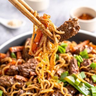 beef-chow-mein-with-chopsticks