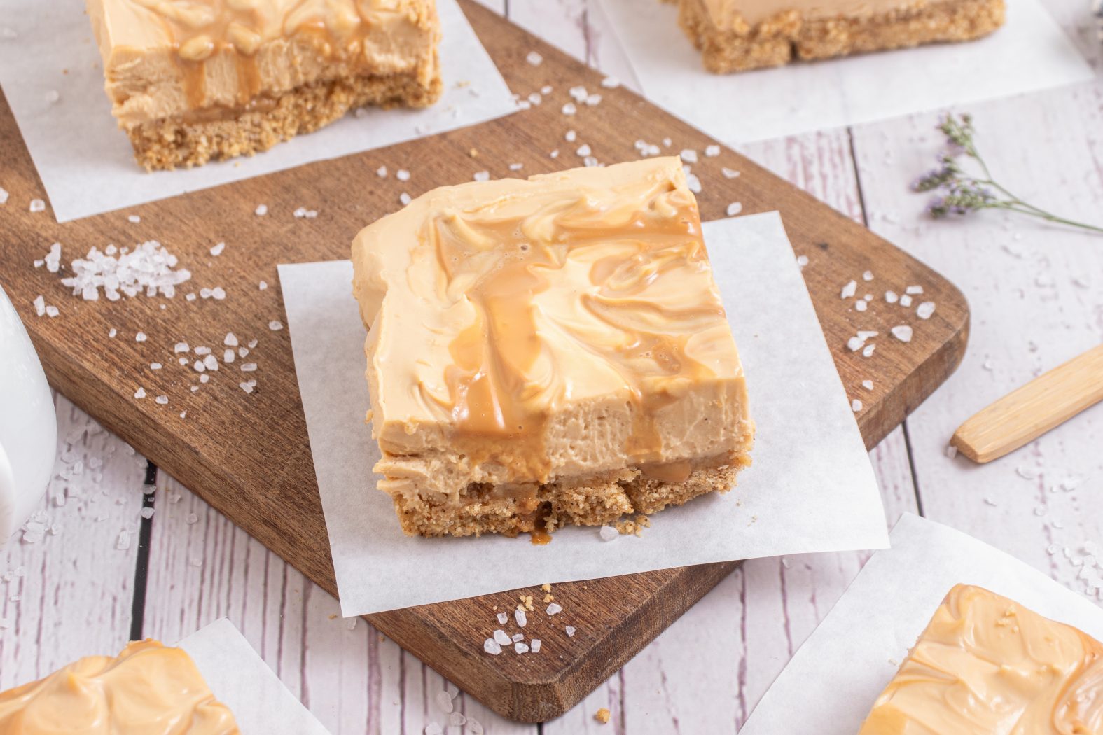 dulce de leche cheesecake bars